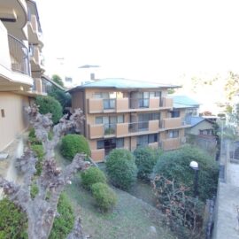 パークヴィレッジ学園前A棟