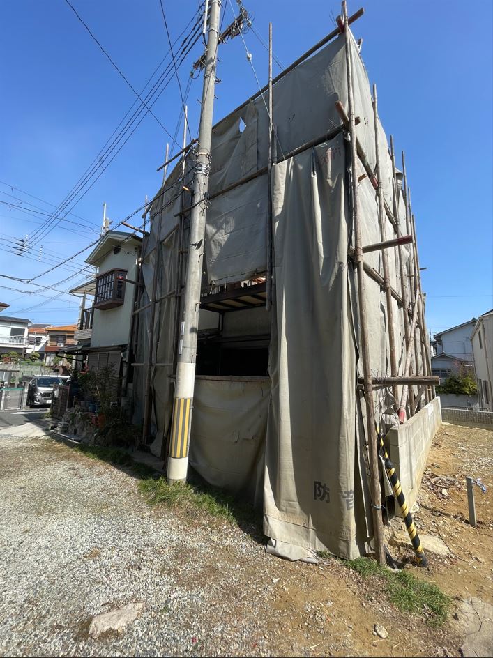 現況上物有・更地渡し(外観) 現況上物有・更地渡し(外観)