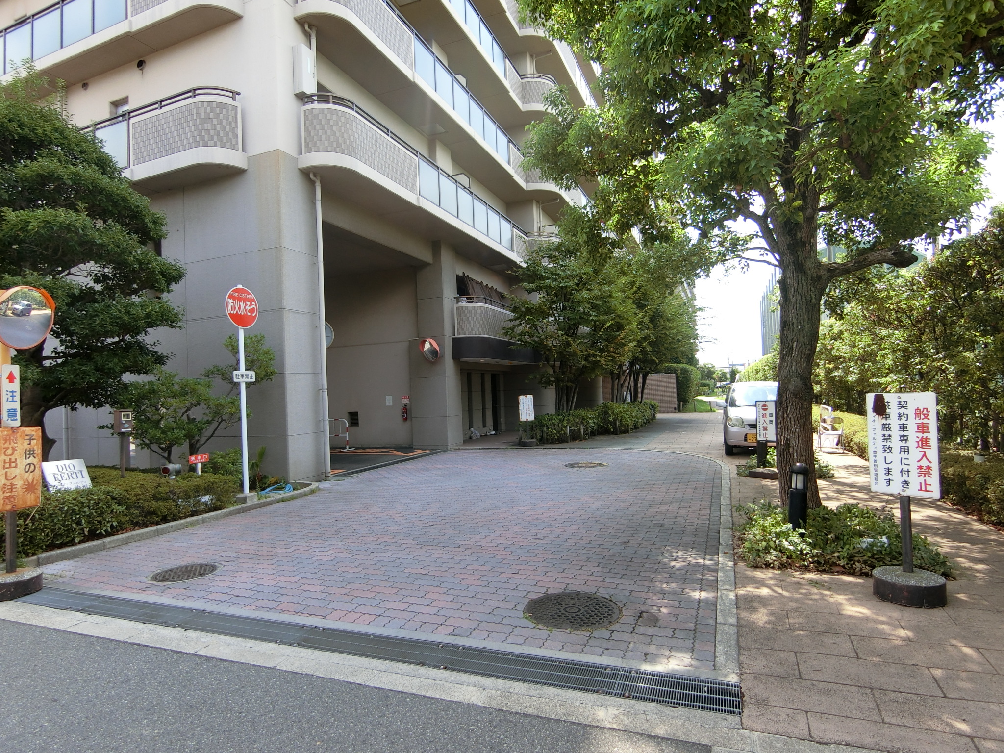 エントランスアプローチ