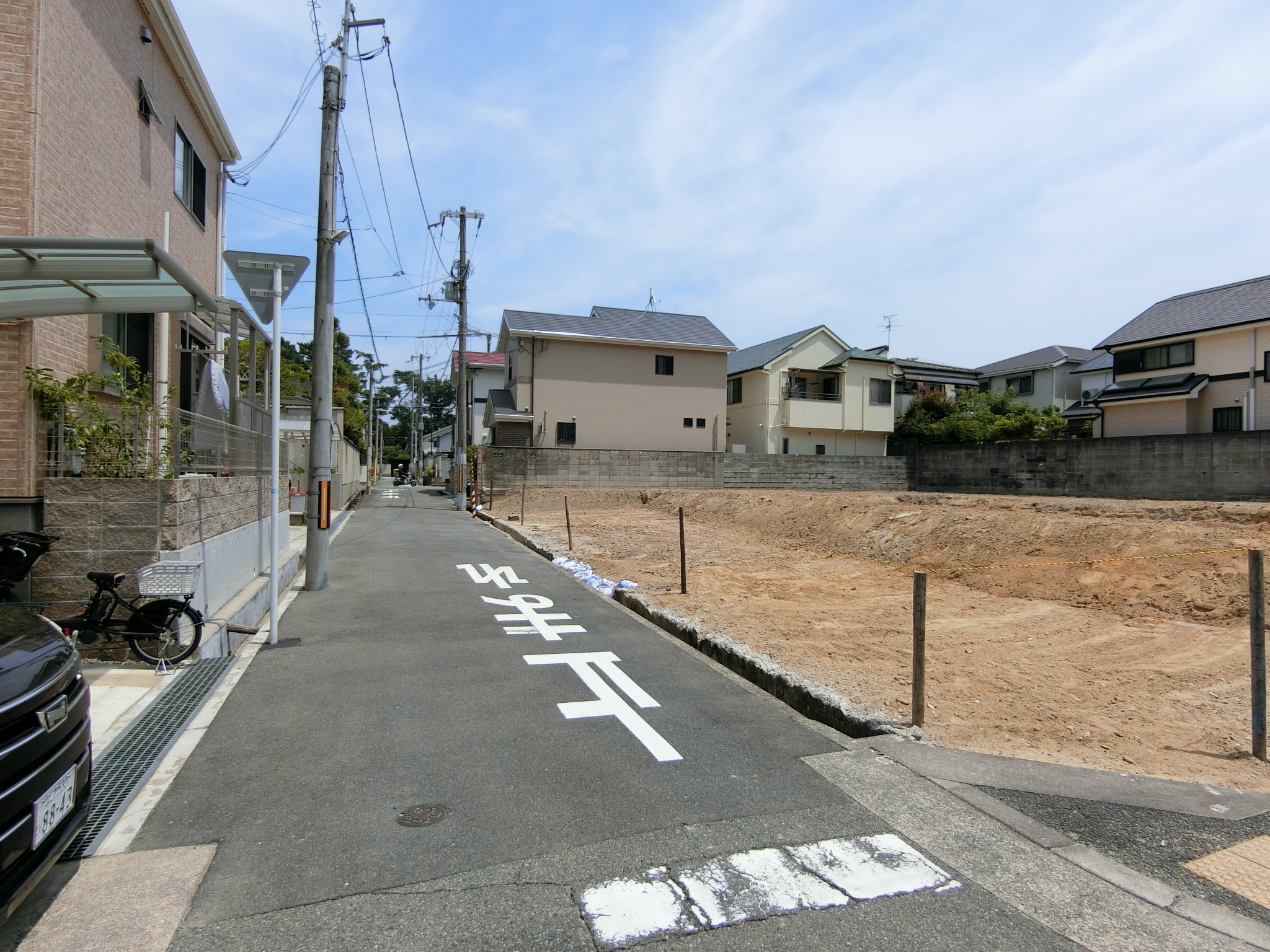 北側前面道路