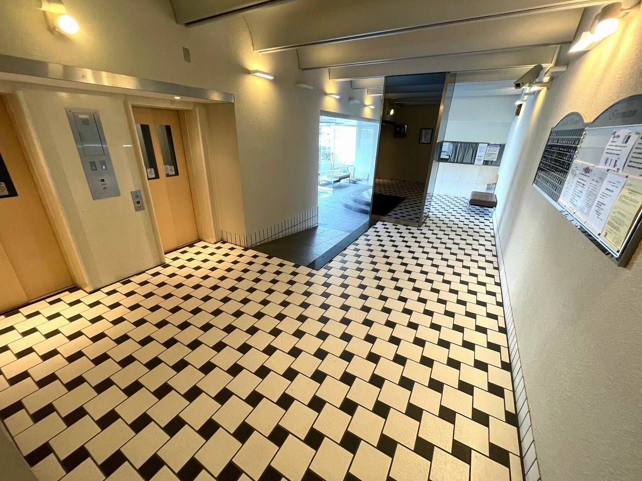 エントランスホール エントランスホール