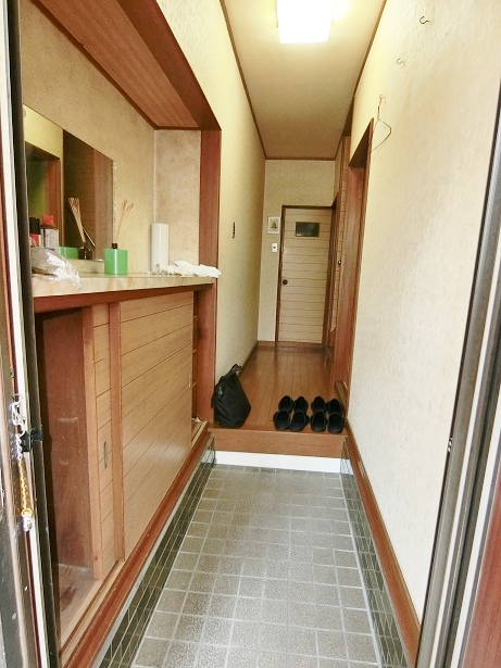 (玄関)