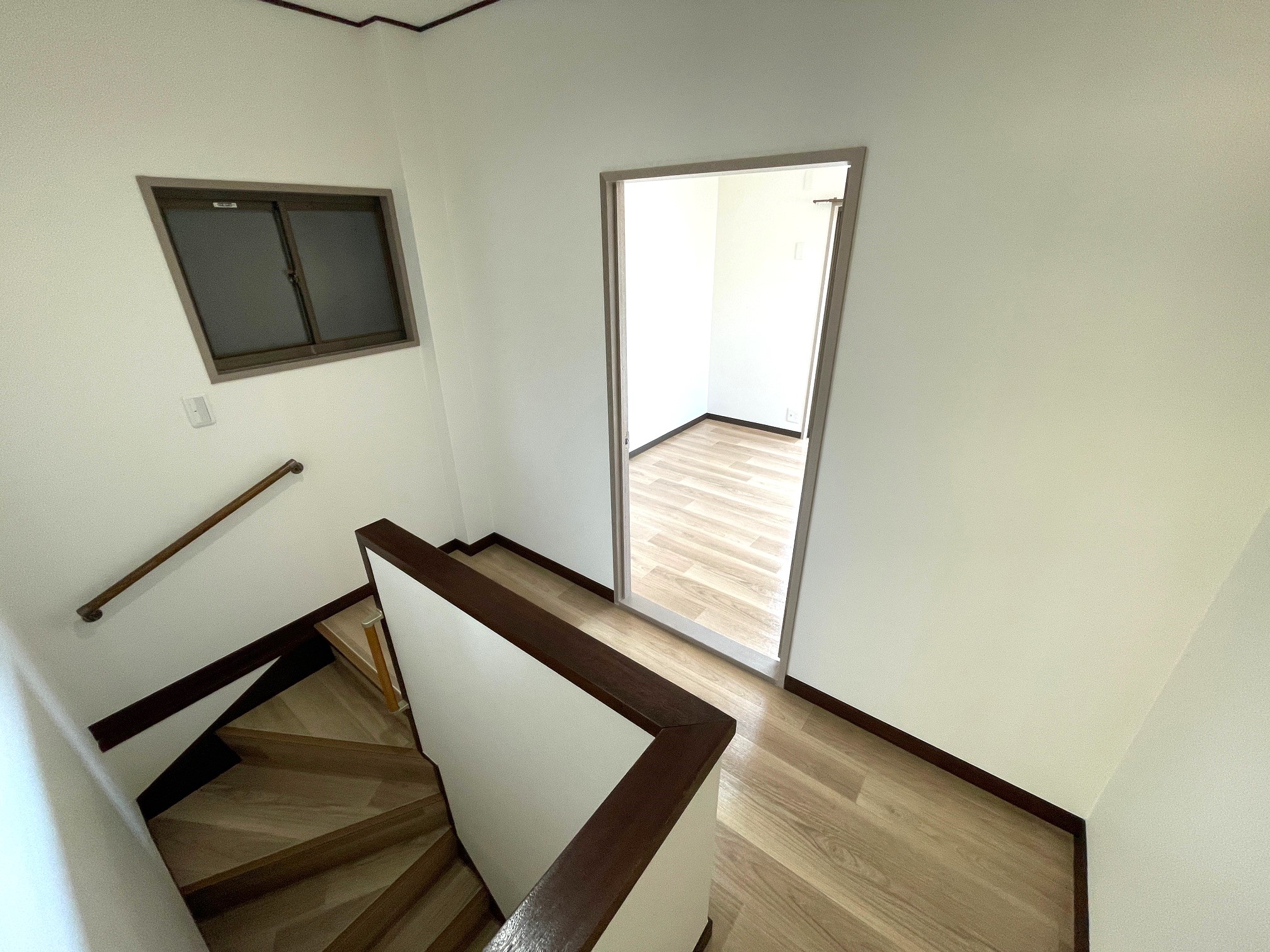 2階踊り場(玄関)