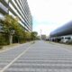隣接の遊歩道