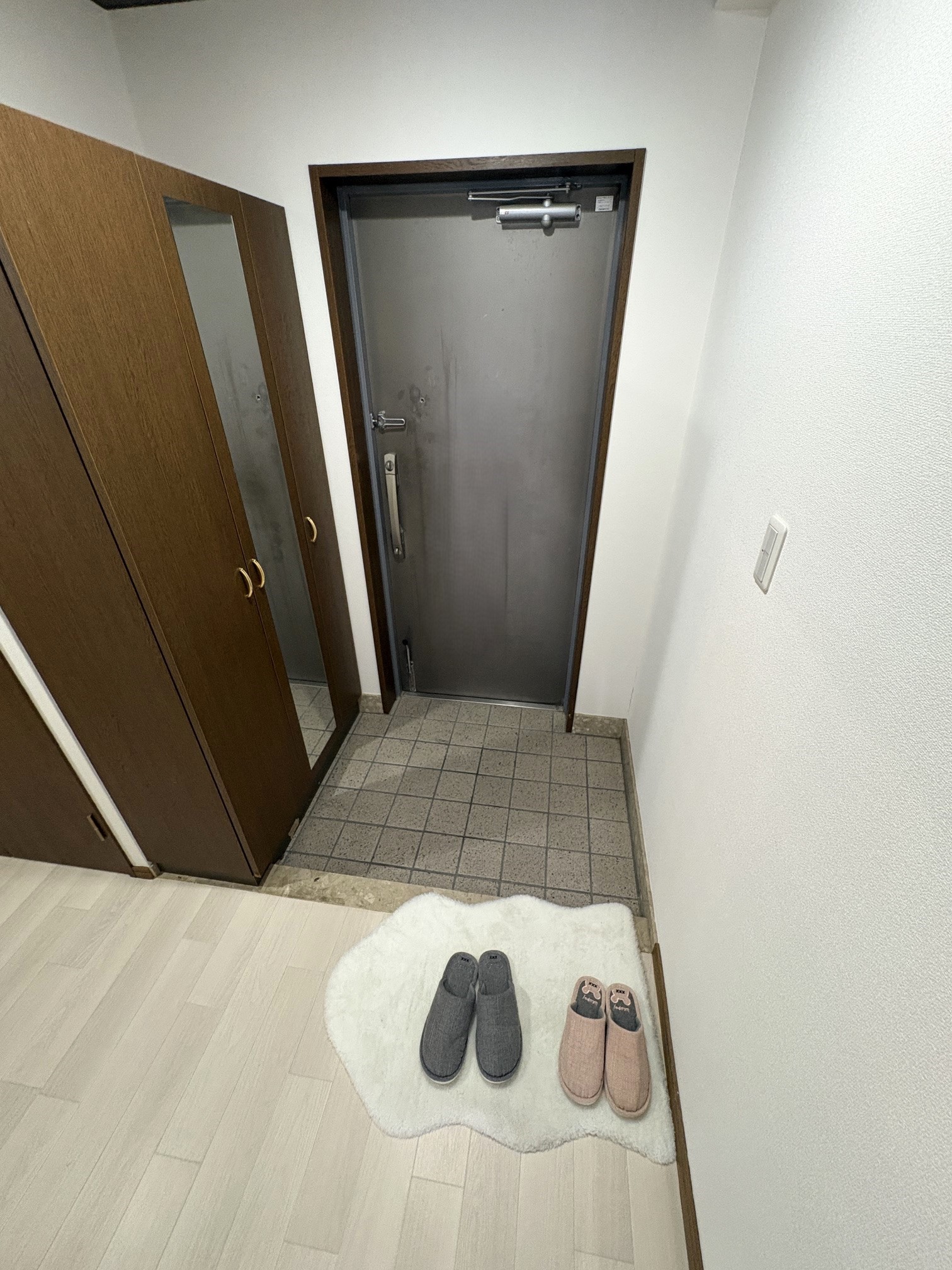 (玄関) (玄関)