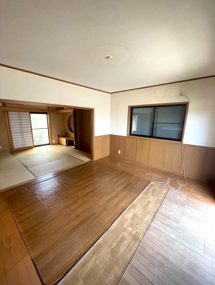 (居間)