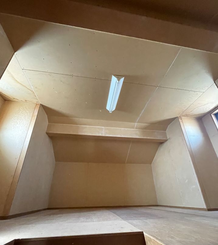 屋根裏収納