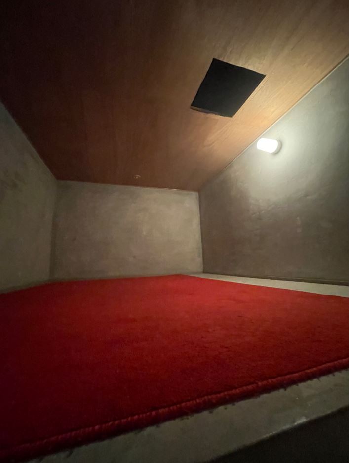 屋根裏収納