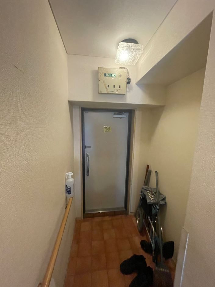(玄関)