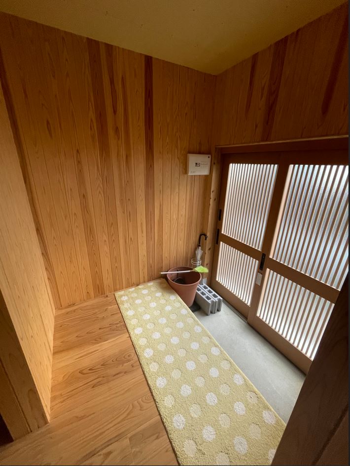 (玄関) (玄関)