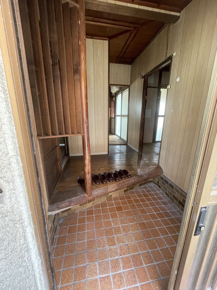 (玄関)