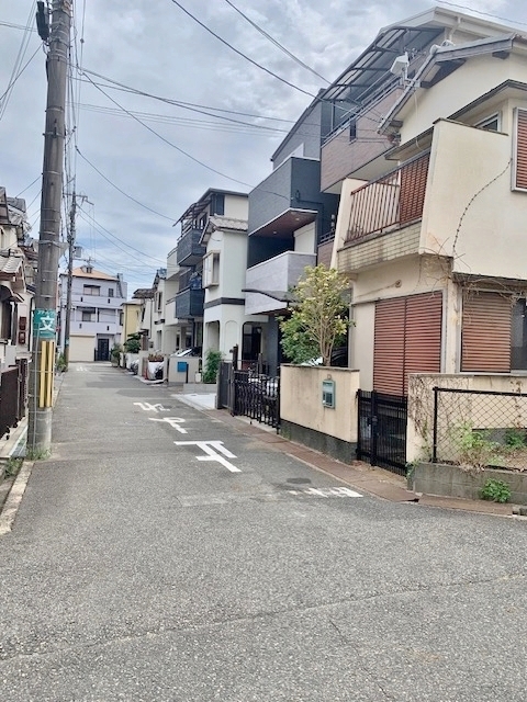 東側道路