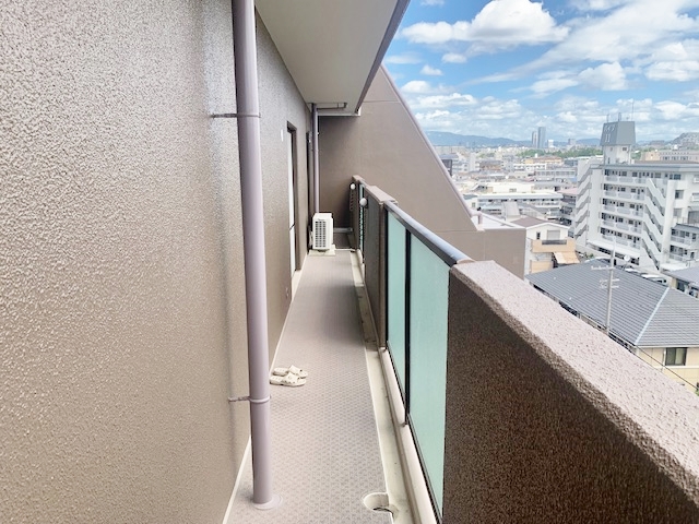 東側バルコニー