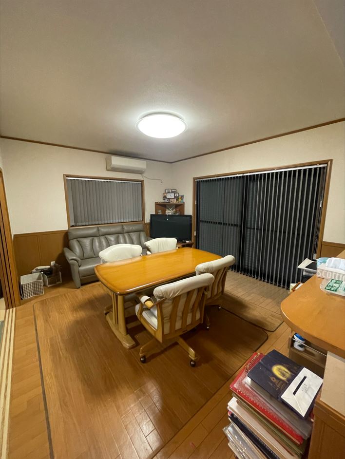 (居間) (居間)